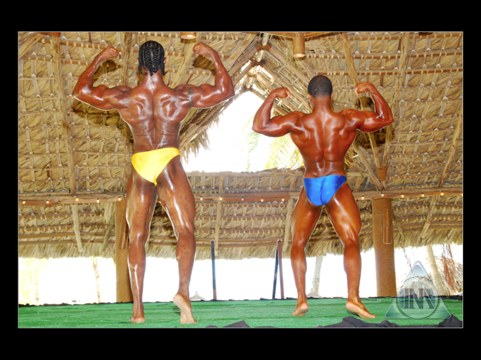 muscle_beach_2011_01-053