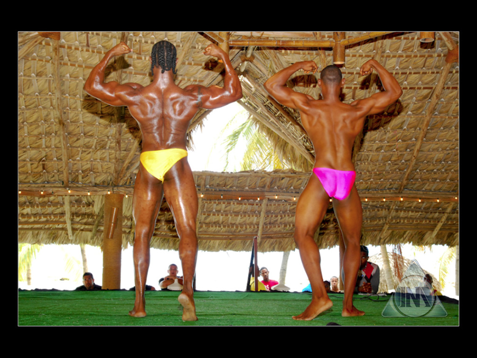 muscle_beach_2011_01-095