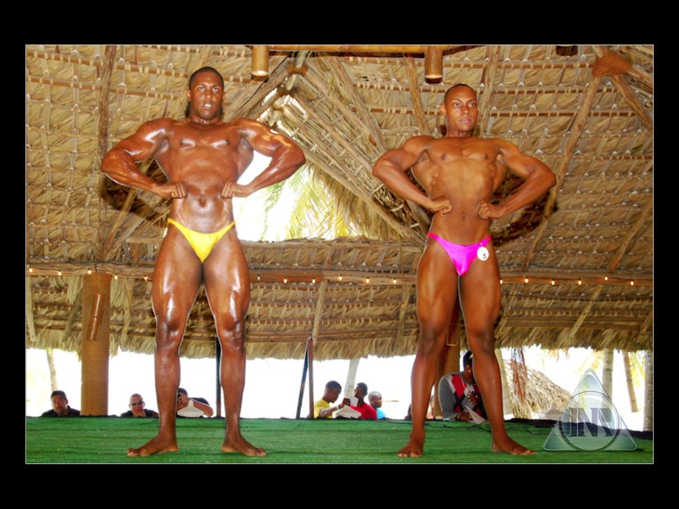 muscle_beach_2011_01-093
