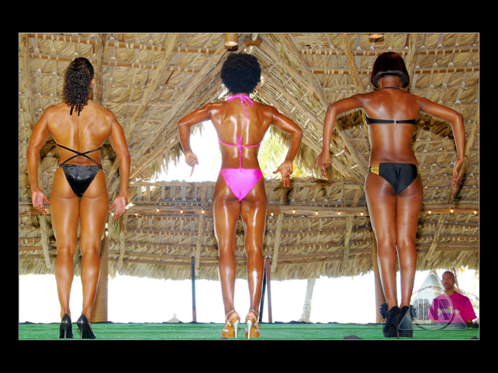 muscle_beach_2011_01-068