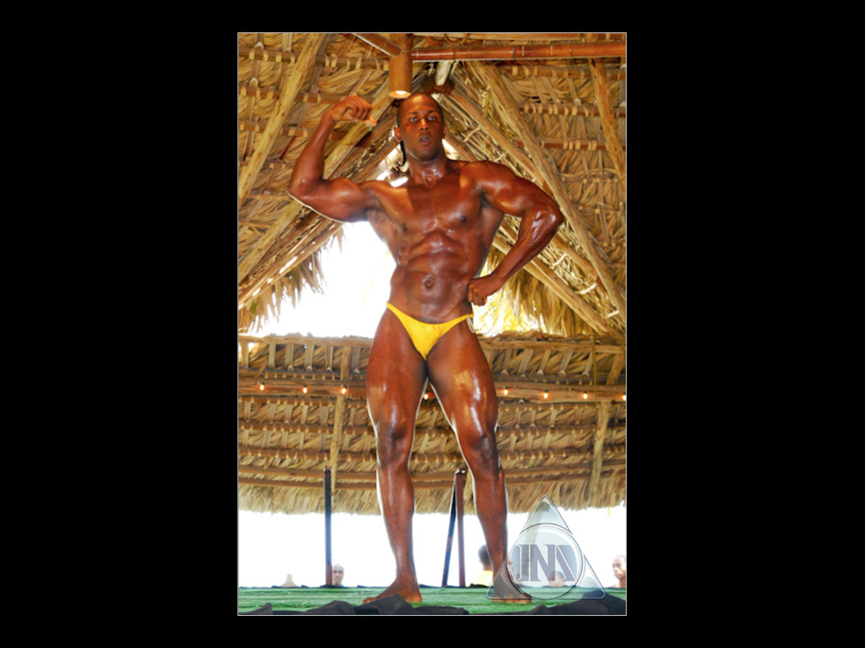 muscle_beach_2011_01-061